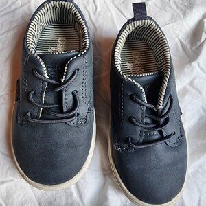 Osh Kosh 6m baby boy shoes faux suede
